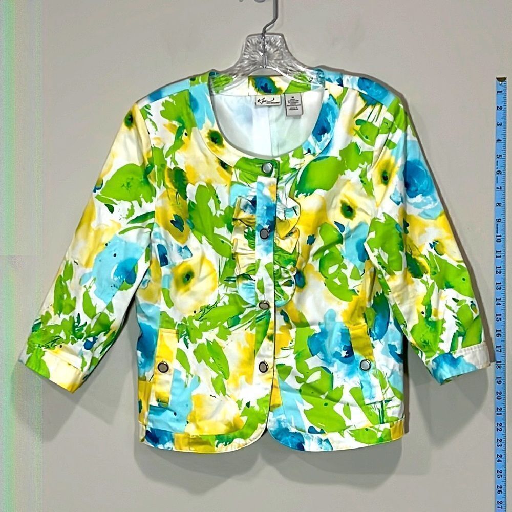 Kim Rogers 3/4 Sleeve Floral Button Up Jacket. Size Medium.